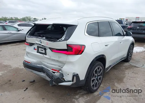 2024 BMW X1 xDrive28I z USA, uszkodzony, nr VIN WBX73EF04R5Y61971